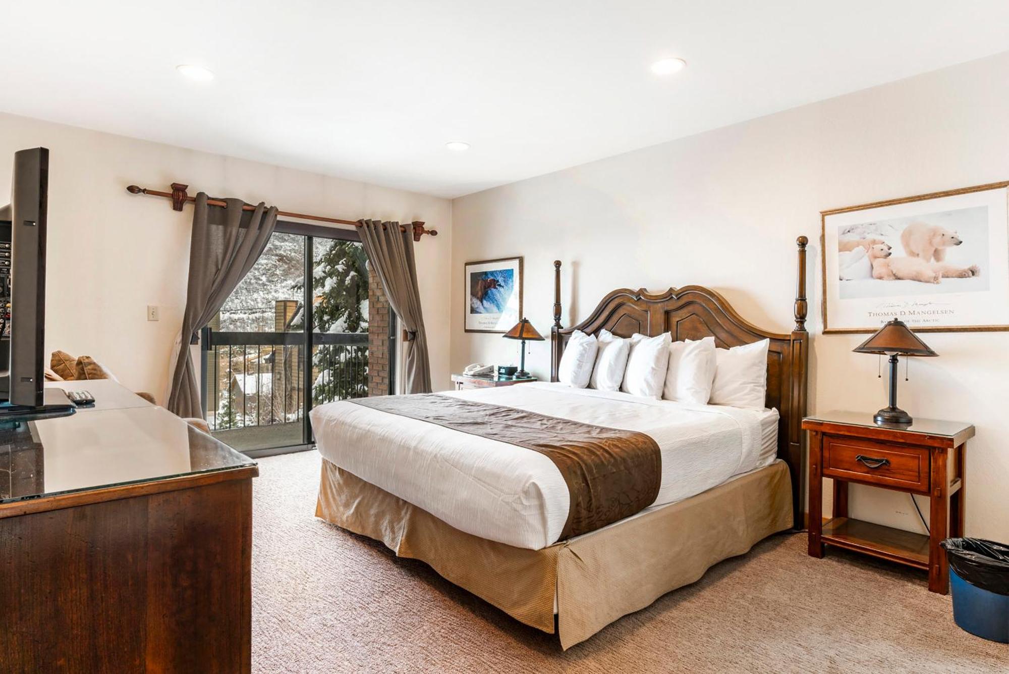 2 Bedroom Condominium,1546333096:JPEG